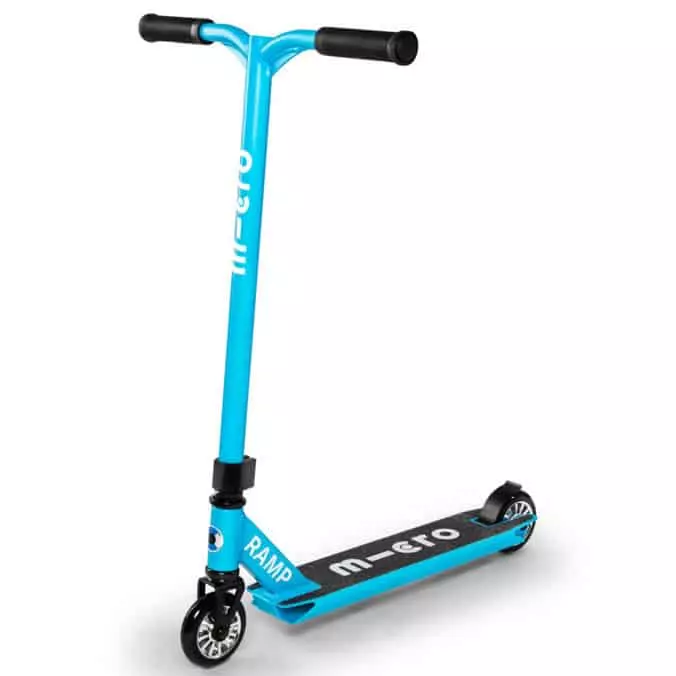 Micro Ramp Cyan Stunt-Scooter 1 Micro Ramp Cyan Stunt-Scooter